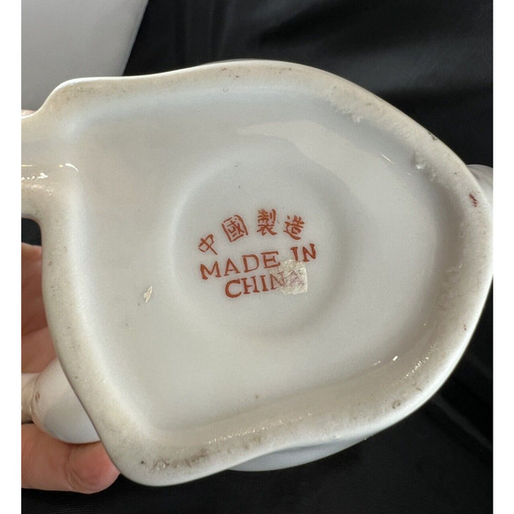 Vintage Porcelain Cat Figure Small‎ Teapot or Creamer White Red Flowers 5" - Picture 4 of 6